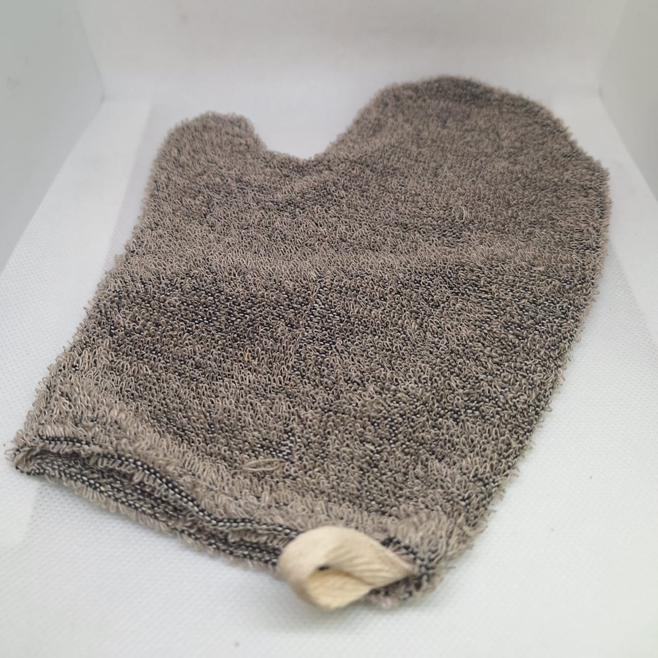 Bamboo Charcoal Exfoliating Glove GEVR