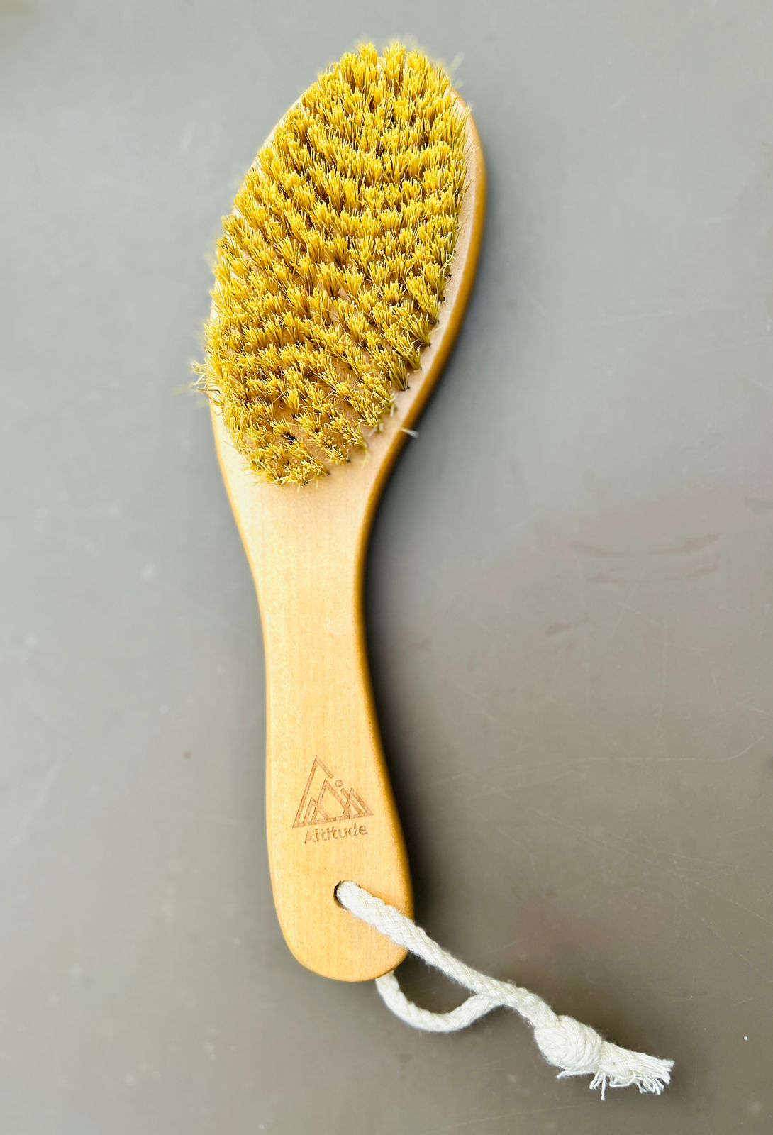 Curve Handle Body Brush GEVR